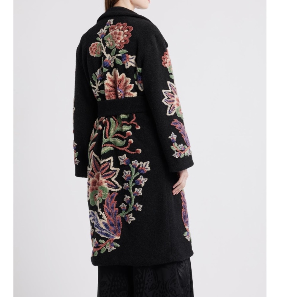 FARM Rio Marvelous Garden Embroidered Floral
Fleece Coat Size Medium - Picture 2 of 8